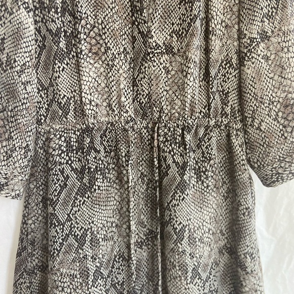 Aritzia Babaton Bennett Snake Print Silk Dress Size XS - Picture 9 of 16